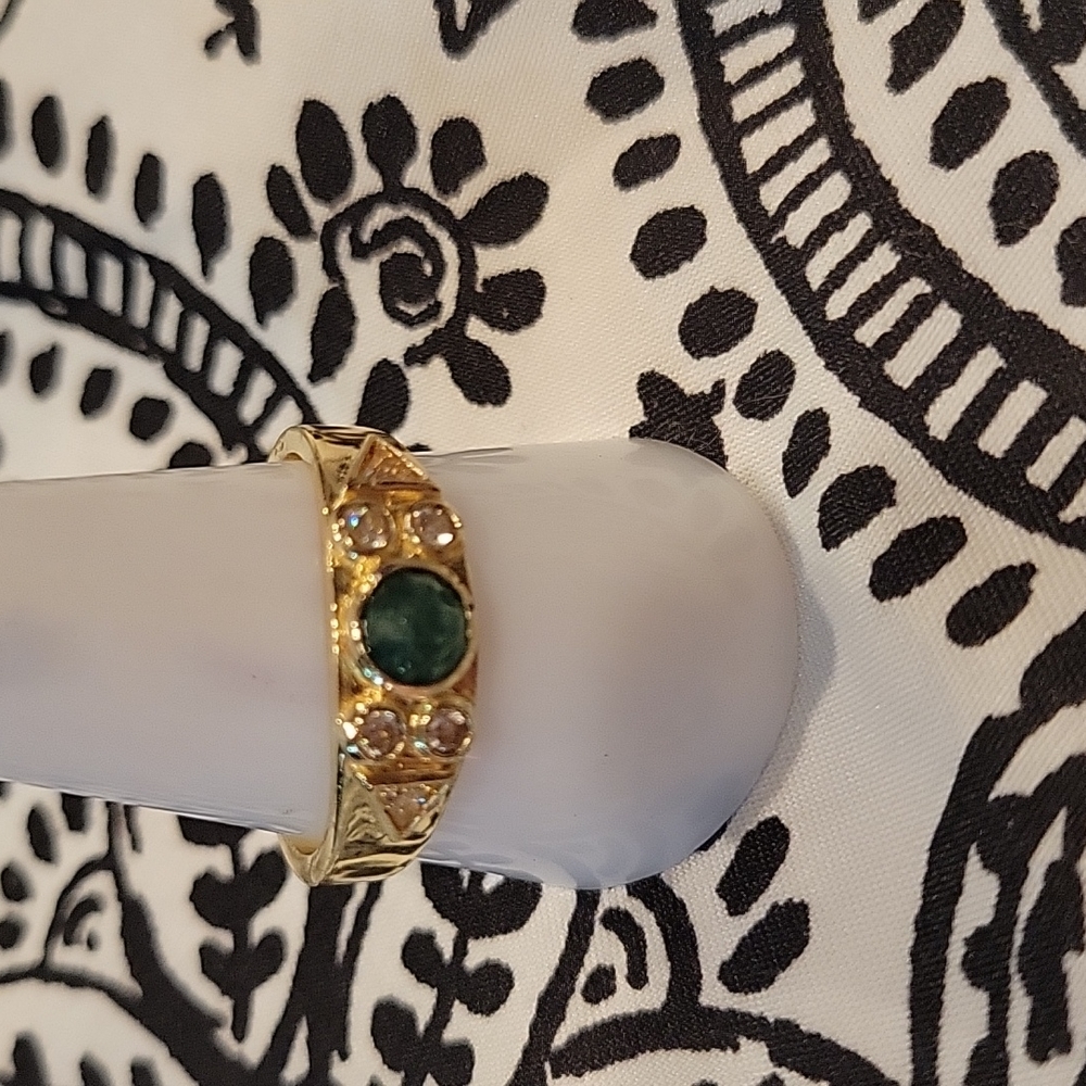 NWOT size 10 ring bomb ring